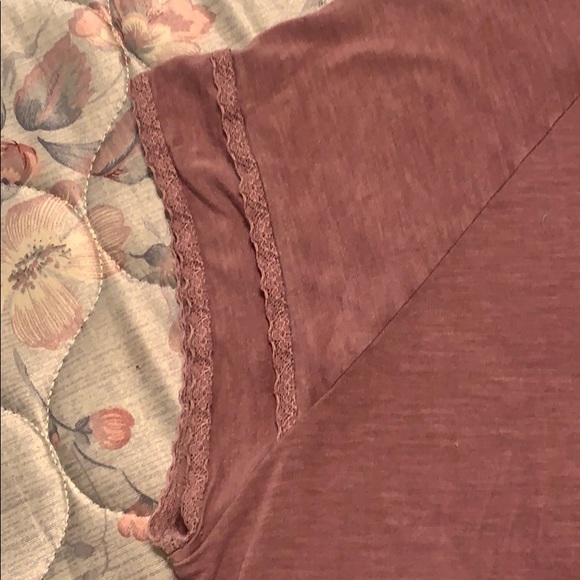 Purple L T shirt - Picture 2 of 4